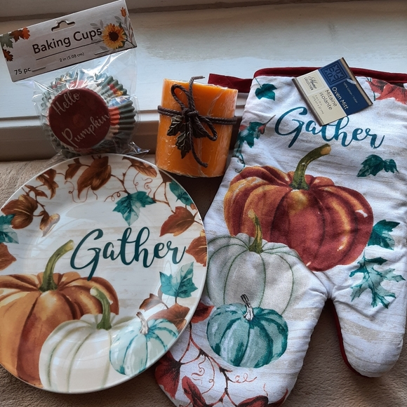 NWT - 🎁 Looking for a gift to give for Fall? Thanksgiving? Birthday? 🎁 - Picture 1 of 8